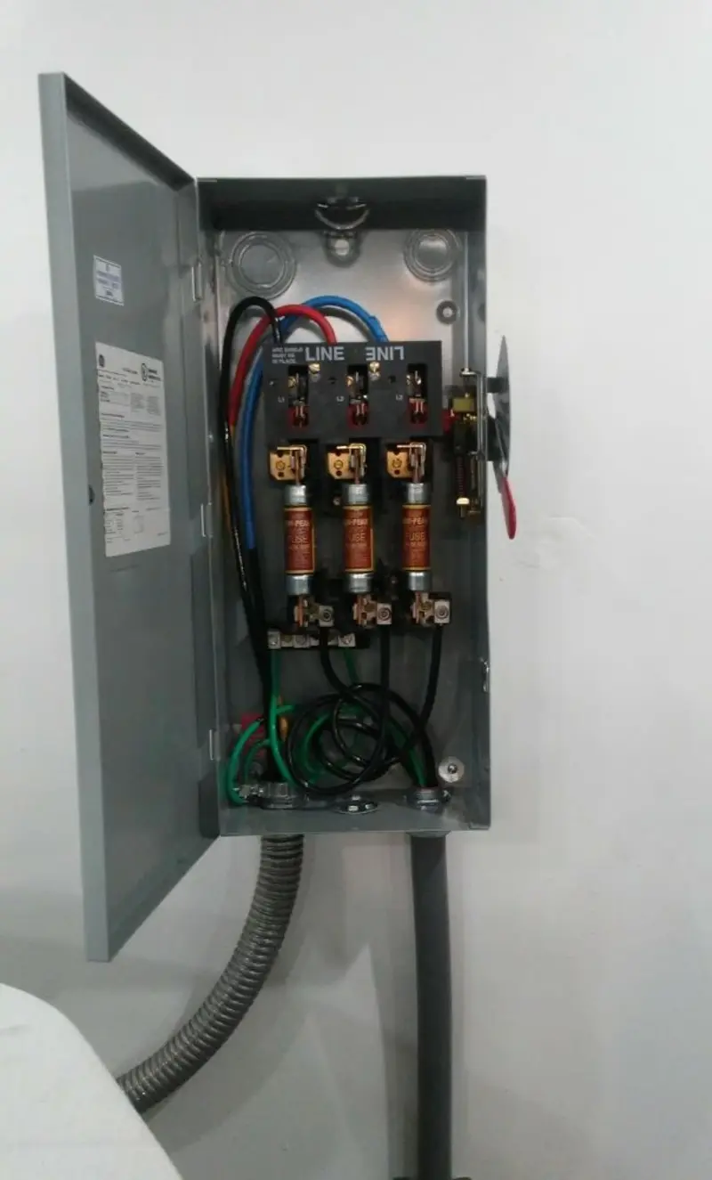 Three-phase disconnect switch installed for Smoke Detector Installation in Mount Gilead
